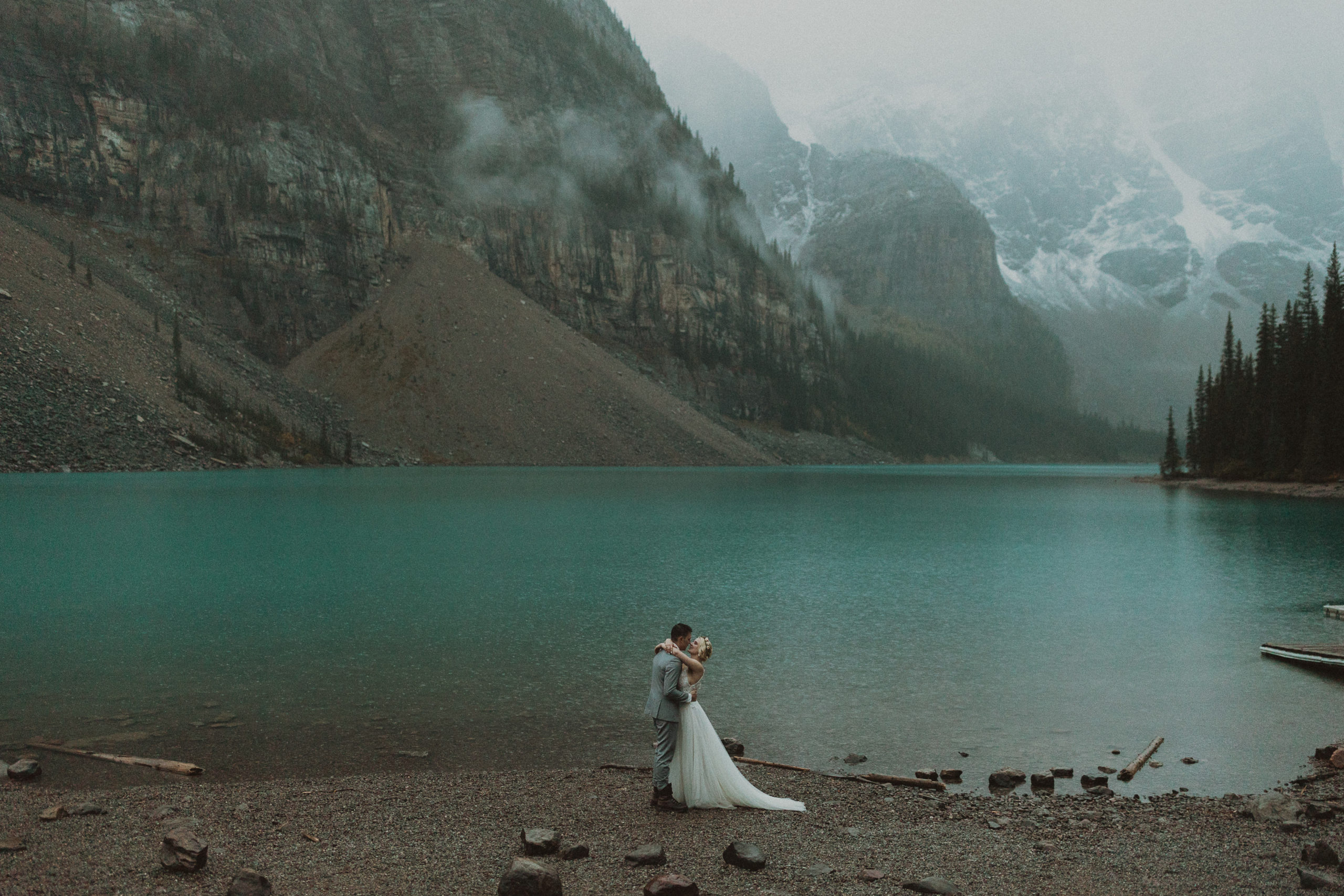 couple at moraine lake on their elopement day