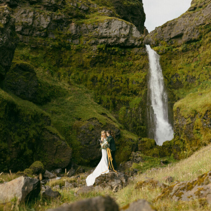 indy-hunjan-photography-iceland-waterfall-elopement-joanna-kili-93
